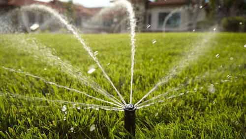 https://bigbluesprinklers.com/wp-content/uploads/2020/02/How-to-Install-Water-Sprinkler-System-1.jpg
